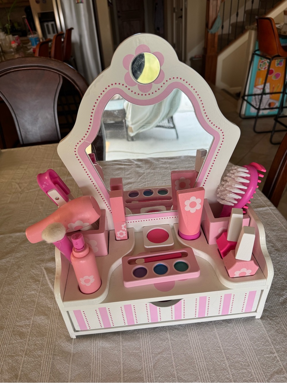 Melissa and Doug 18 piece Wooden Vanity Playset with Mirror